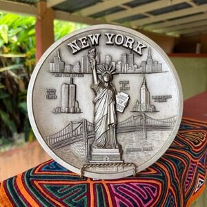 New‎ York City Metal Souvenir Plate – 9" Vintage Decor